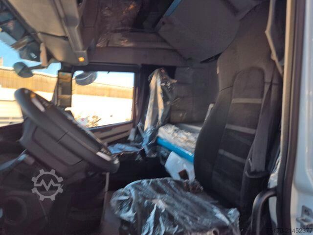 Chassis with cab Iveco AS260S58Y/FS CM 6x2-4 BDF Intarder Standklima