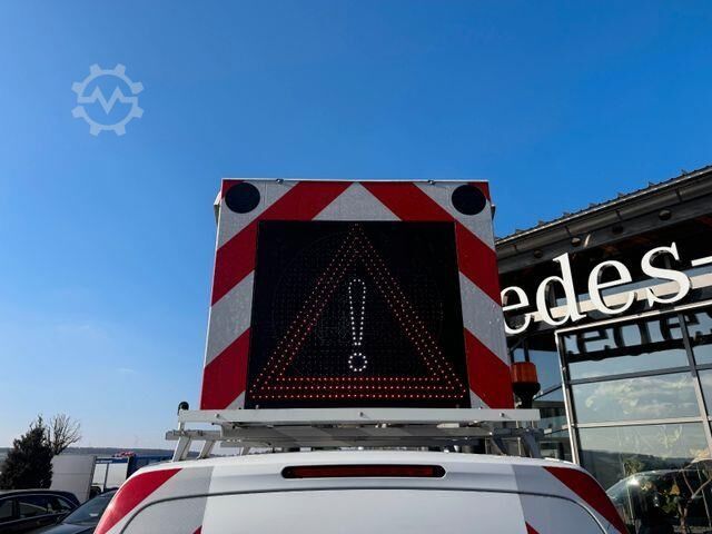 Minibus Mercedes-Benz Vito 111 CDI Tourer Begleitfahrzeug BF3+ / WVZ