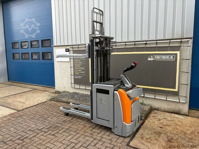 VS-23044 Electric triplex double stacker Still STILL EXV SF 14D