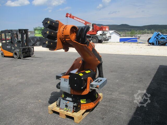 Industrial robot robot welding robot KUKA KR 210 L 180 (1609)