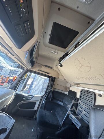 Mega SZM Mercedes-Benz Actros 1848 LS