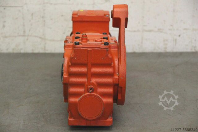 Gear motor 0.12 kW 4.7 rpm SEW-Eurodrive SA47/T R17 DR63S4/TF