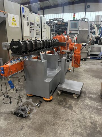 Twin screw extruder Leistritz ZSE 40 MAXX (44D)