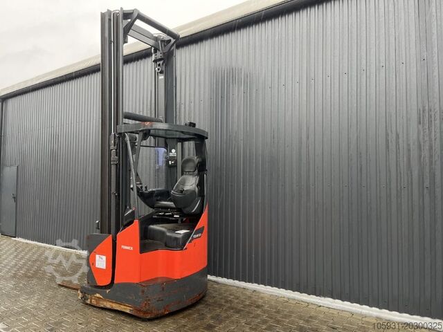 Schubmaststapler Linde R14X