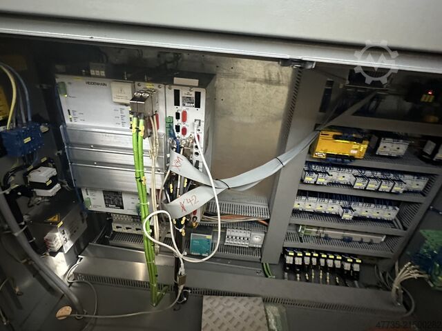 CNC 3+2-Achs Universal-Bearbeitungszentrum DECKEL MAHO DMU 50