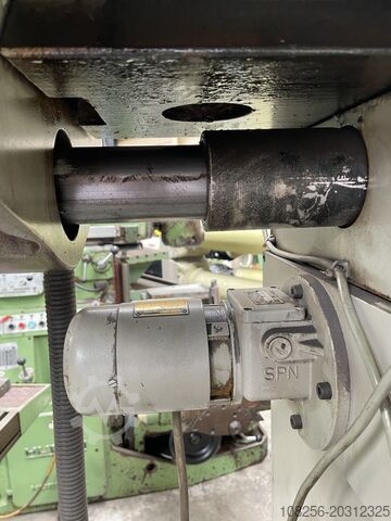 Universal-Fräsmaschine maho MH1000