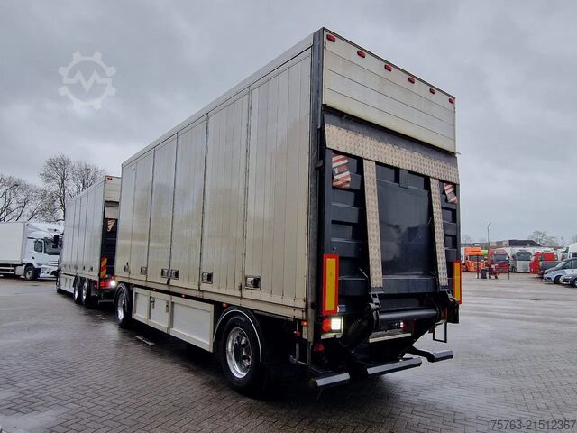 Suitcase Volvo FH 13.460 Globetrotter XL 6x2 - Box with side d...