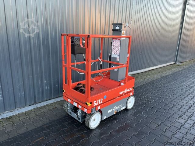 Teleskopmastbühne Skyjack SJ12