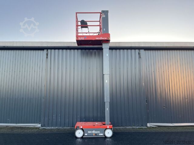 Teleskopmastbühne Skyjack SJ12