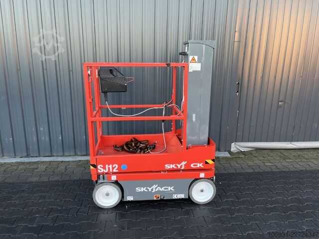 Teleskopmastbühne Skyjack SJ12