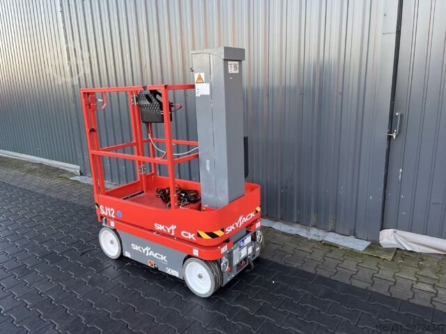 Teleskopmastbühne Skyjack SJ12