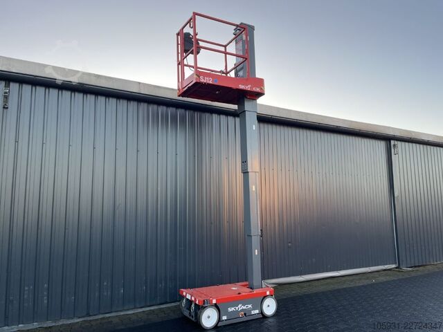 Teleskopmastbühne Skyjack SJ12