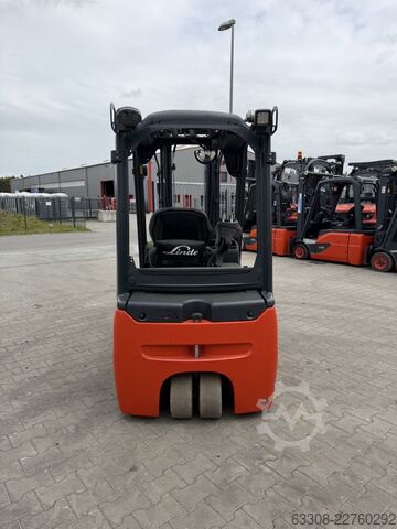 Electric 3-wheel forklift Linde E20L-02