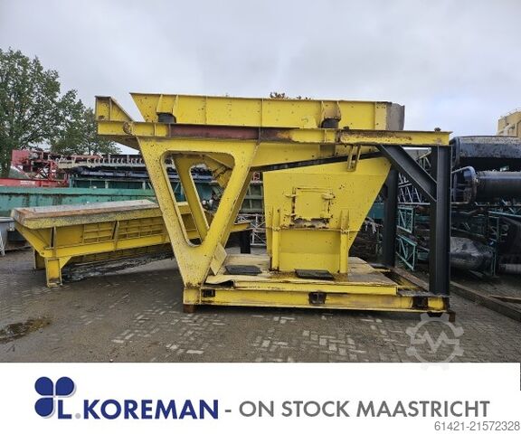 Hazemag Bunker mit Vibrationsrutsche  Hazemag Hopper with Vibrating Chute