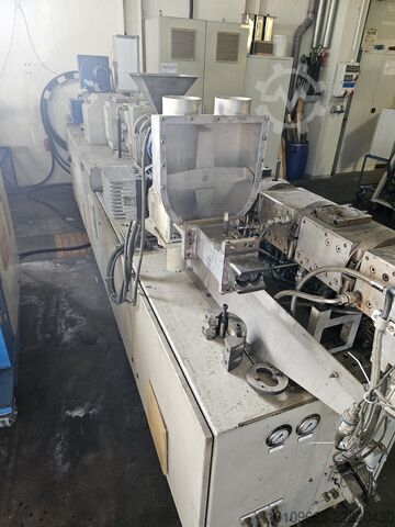 Twin-screw extruder Berstorff ZE 40A X 55D-UTX