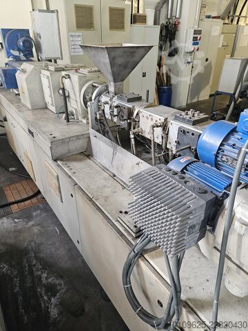 Twin-screw extruder Berstorff ZE 40A X 55D-UTX