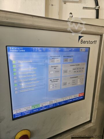 Twin-screw extruder Berstorff ZE 40A X 55D-UTX