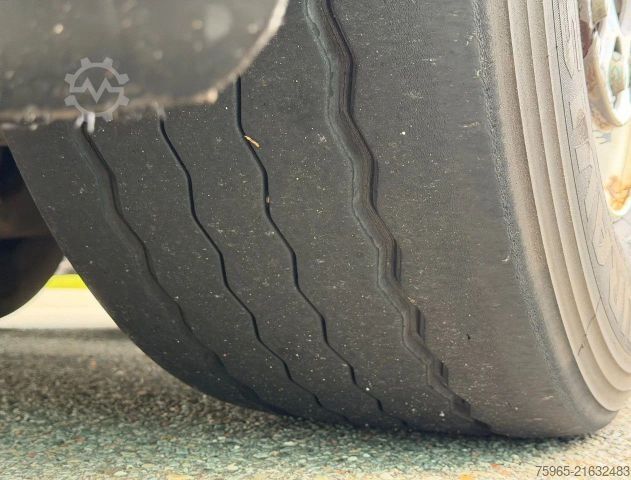 Reefer semitrailer CHEREAU CSD3 TECNOGAM LIFT AXLE TAIL LIFT 1340x250x265 C