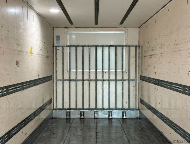 Reefer semitrailer CHEREAU CSD3 TECNOGAM LIFT AXLE TAIL LIFT 1340x250x265 C