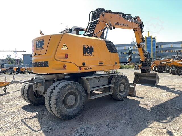 Wheeled Excavator Liebherr A 918 Litronic with Tiltrotator