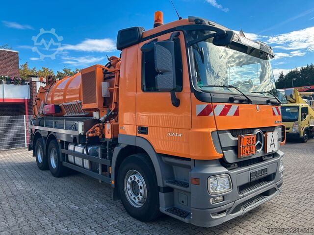 Saugwagen MERCEDES-BENZ 3344 Actros Saug-Druck Wagen Müller VMF 110EGH