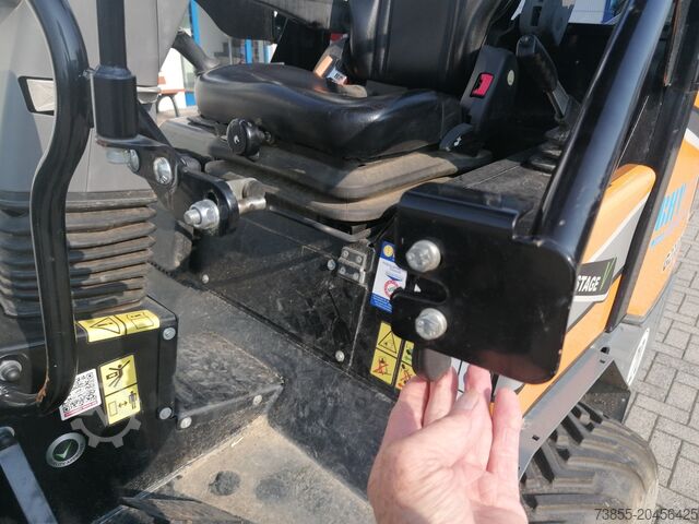 Radlader GIANT G2700 X-tra HD with loader bucket and palletfork