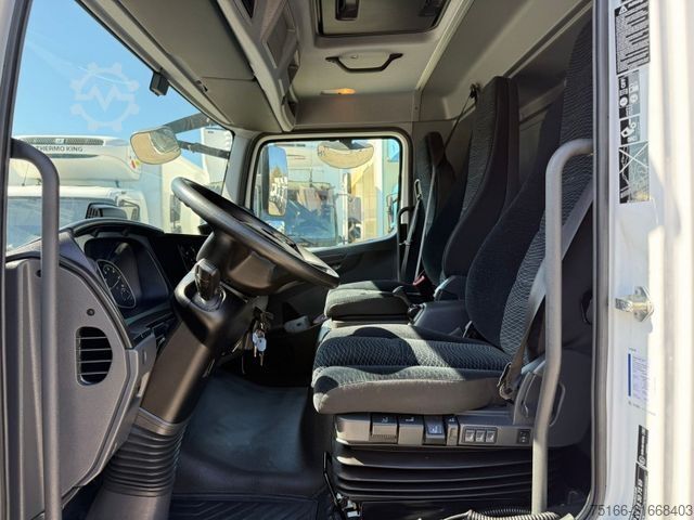 Box van MERCEDES-BENZ ATEGO 821 L Koffer 4,9 m LBW 1 to.*Kofferheizung