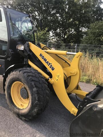 Komatsu WA100M-7 Komatsu WA100M-7