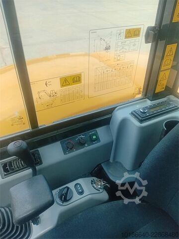 Komatsu PC80MR-5E0 Komatsu PC80MR-5E0