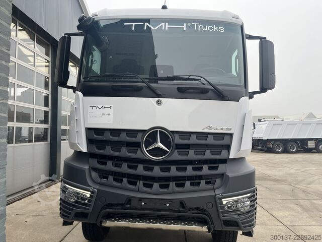 Tanklaster Mercedes-Benz Arocs 4140 8x4 | Fuel Tank | Stock