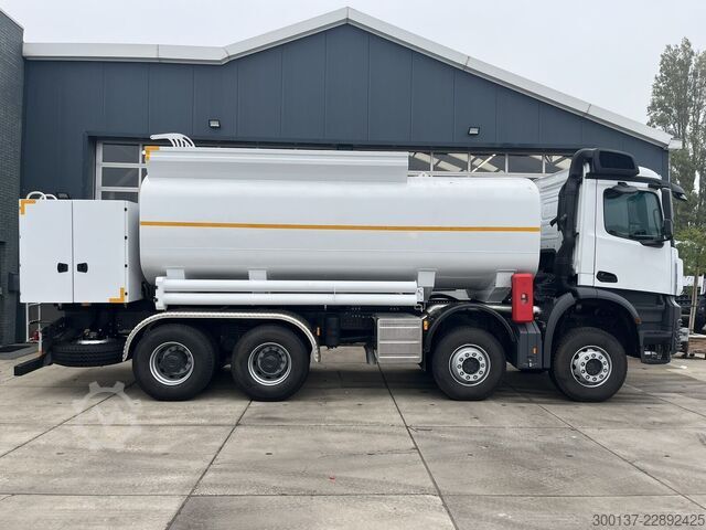 Tanklaster Mercedes-Benz Arocs 4140 8x4 | Fuel Tank | Stock