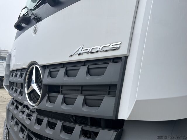 Tanklaster Mercedes-Benz Arocs 4140 8x4 | Fuel Tank | Stock