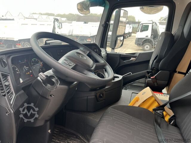 Tanklaster Mercedes-Benz Arocs 4140 8x4 | Fuel Tank | Stock