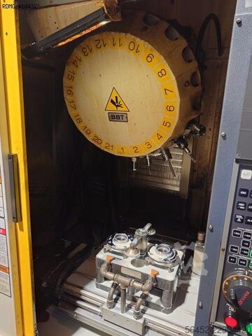 Vertikalbearbeitungszentrum FANUC ROBODRILL α-D21MiB5