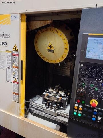 Vertikalbearbeitungszentrum FANUC ROBODRILL α-D21MiB5