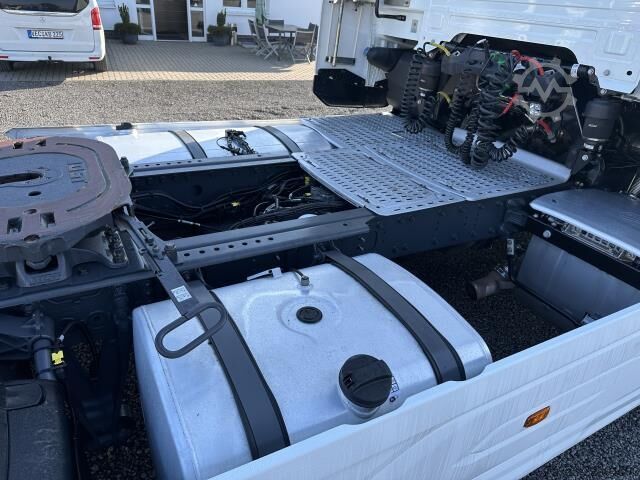 Standard tractor unit DAF XG+ 530 Intarder Navigation Standklima