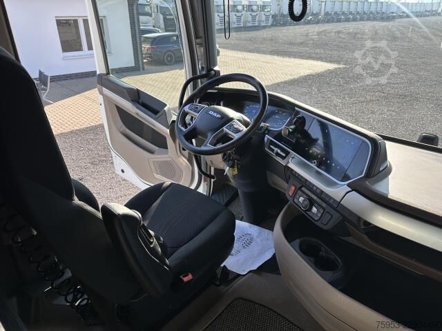 Standard tractor unit DAF XG+ 530 Intarder Navigation Standklima