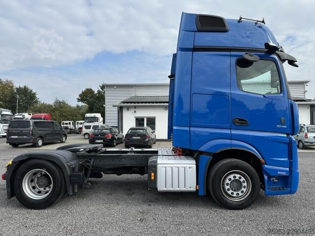 Standard tractor unit Mercedes-Benz 1845 LS Gigaspace Retarder 2x PTO