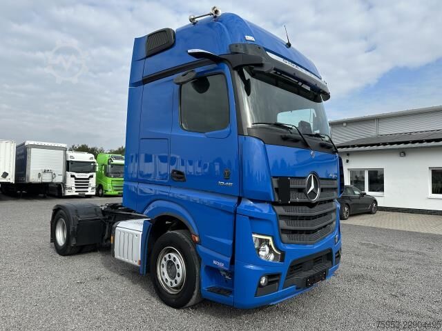 Standard tractor unit Mercedes-Benz 1845 LS Gigaspace Retarder 2x PTO