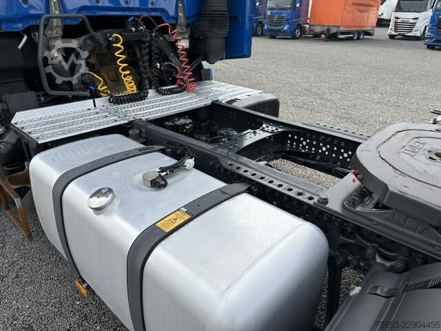 Standard tractor unit Mercedes-Benz 1845 LS Gigaspace Retarder 2x PTO
