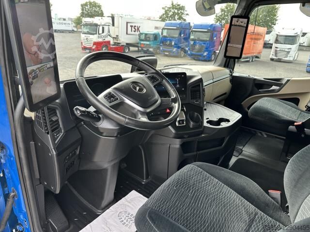 Standard tractor unit Mercedes-Benz 1845 LS Gigaspace Retarder 2x PTO