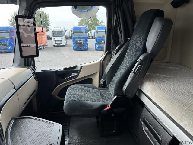 Standard tractor unit Mercedes-Benz 1845 LS Gigaspace Retarder 2x PTO