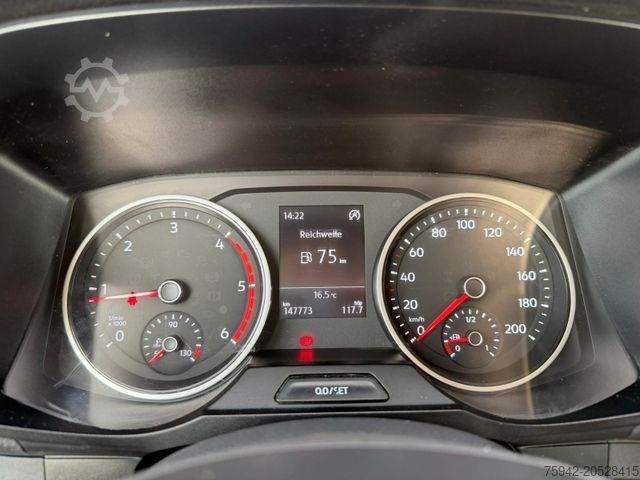 Pick-up van VOLKSWAGEN Crafter Pritsche Pritsche 35 DOKA mittellang RWD