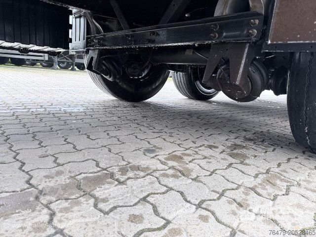 Auflieger mit Pritsche & Plane Schmitz Cargobull Curtainsider Standard