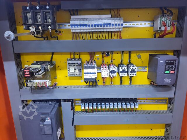 3 POINT AUTOMATIC FOLDER & GLUER MACHINE Bobst DOMINO 100-M