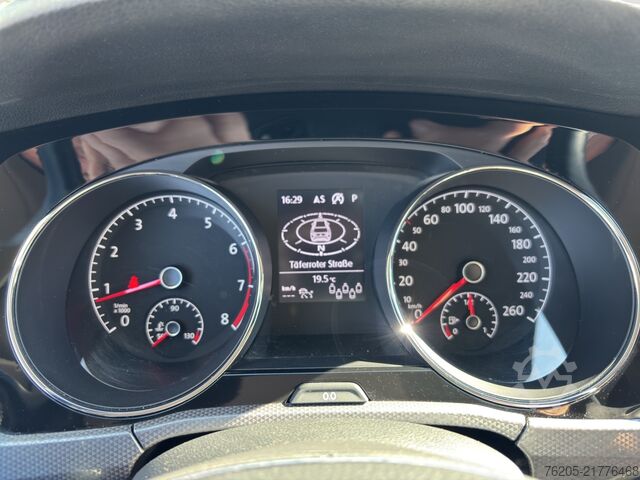 Kleinbus VW Touran 1.5 TSI Active *DSG*7-Sitzer*Navi*ACC*SHZ