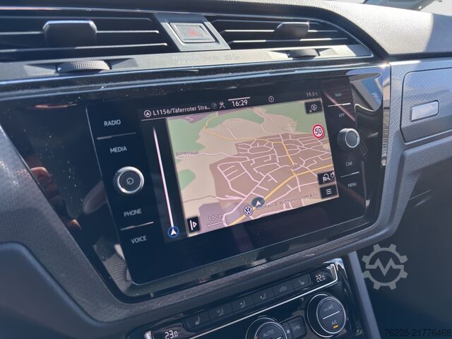 Kleinbus VW Touran 1.5 TSI Active *DSG*7-Sitzer*Navi*ACC*SHZ