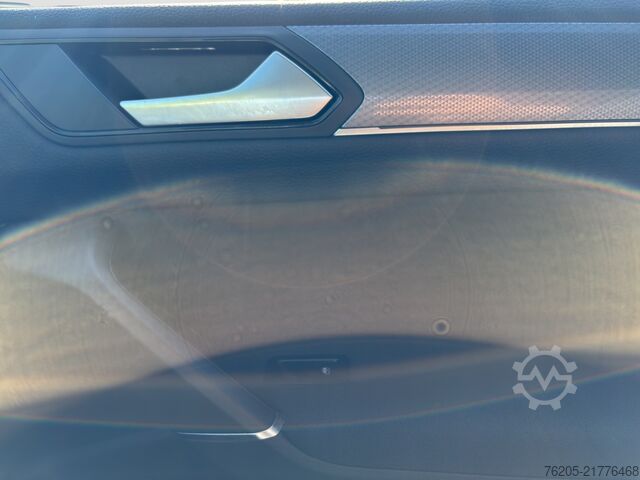 Kleinbus VW Touran 1.5 TSI Active *DSG*7-Sitzer*Navi*ACC*SHZ