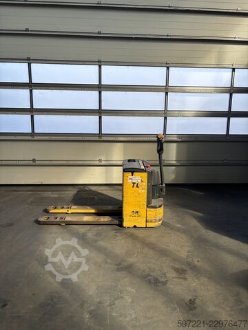Electric Pallet Trucks OM TL 18