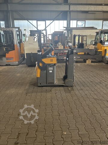 Schlepper Jungheinrich EZS130